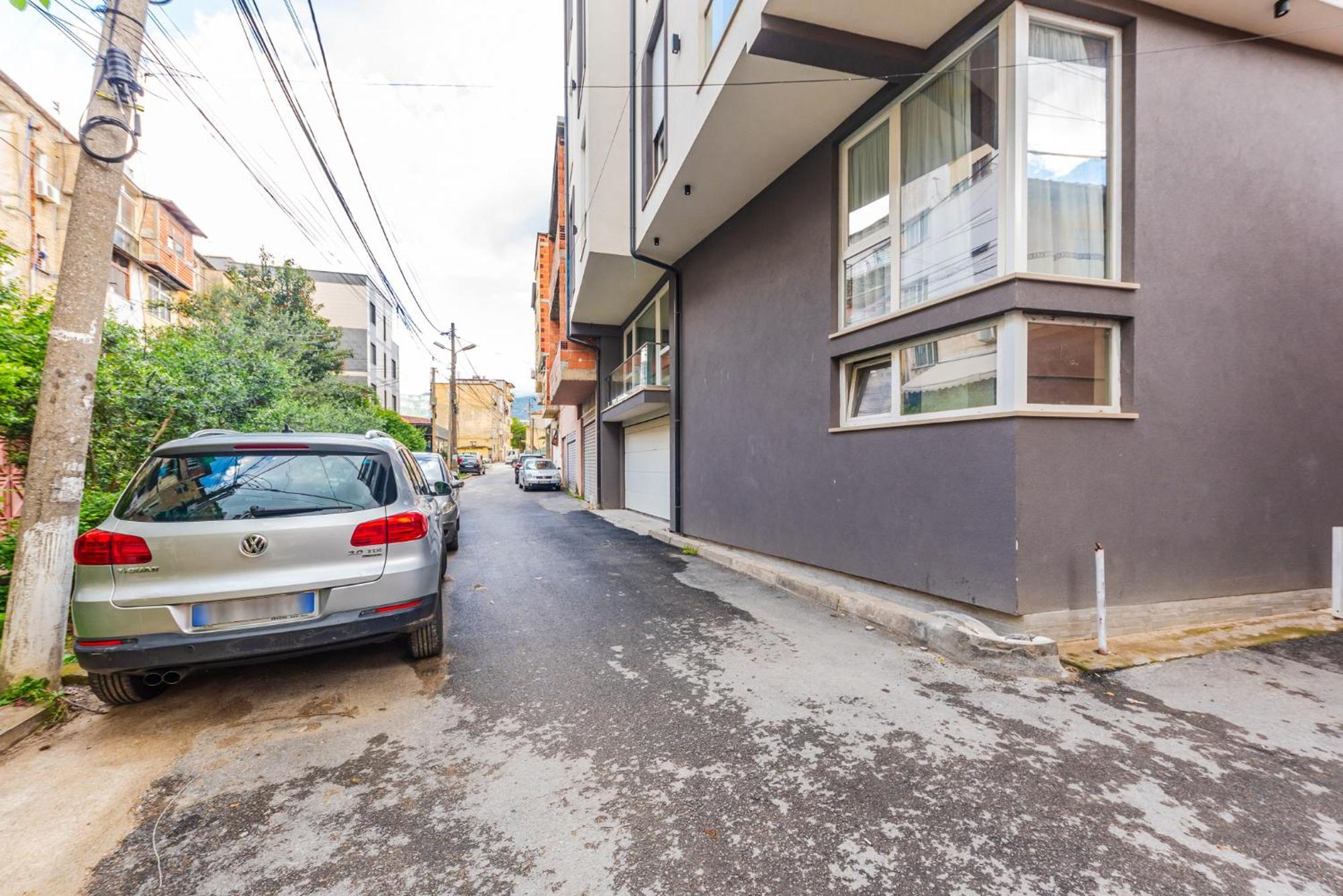 Mumba Apartments By Kondo Stays Тирана Экстерьер фото